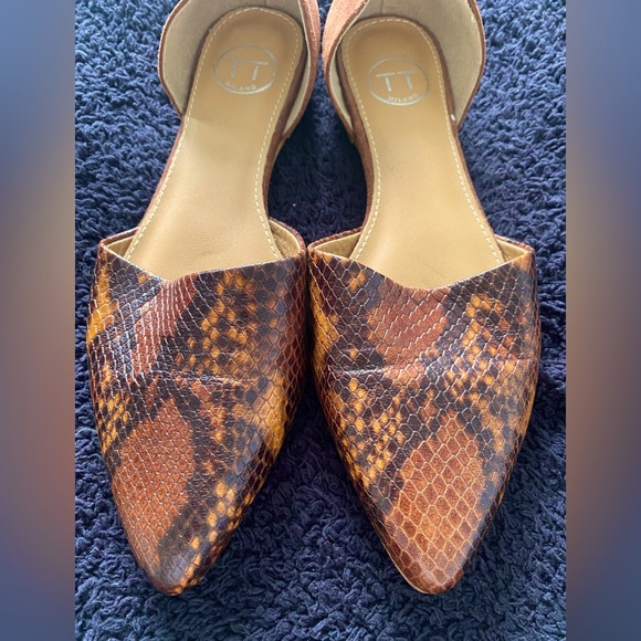 Beautiful snake colour flats. Leather inside and out. Size 7 - Picture 1 of 3